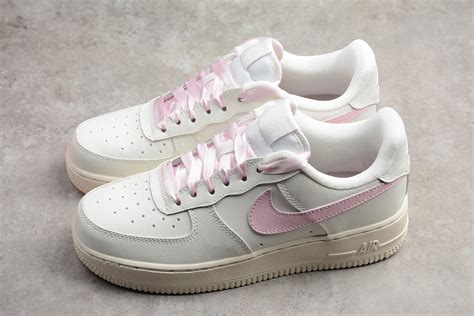 Nike Air Force 1 pink